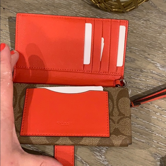 Wristlet - Picture 2 of 5